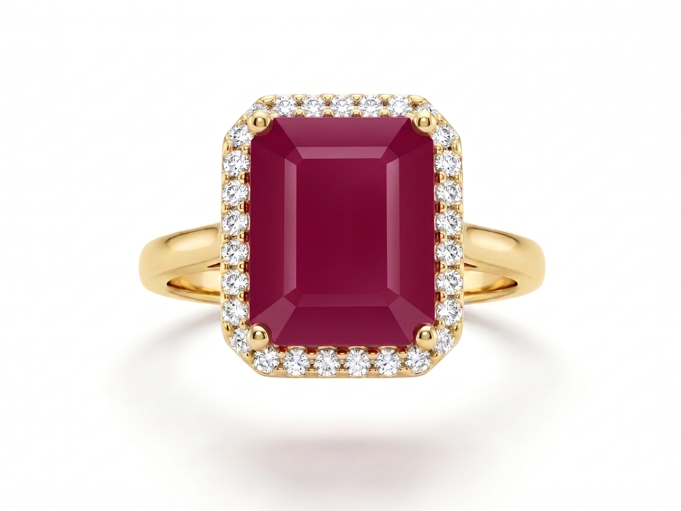 Anillo de Rubí con Halo de Diamantes