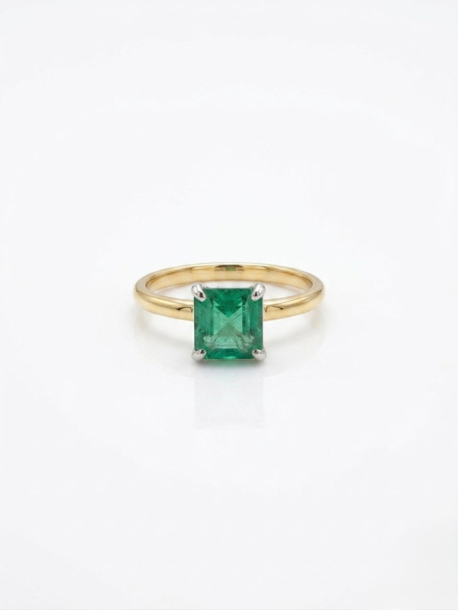 Anillo Solitario de Esmeralda